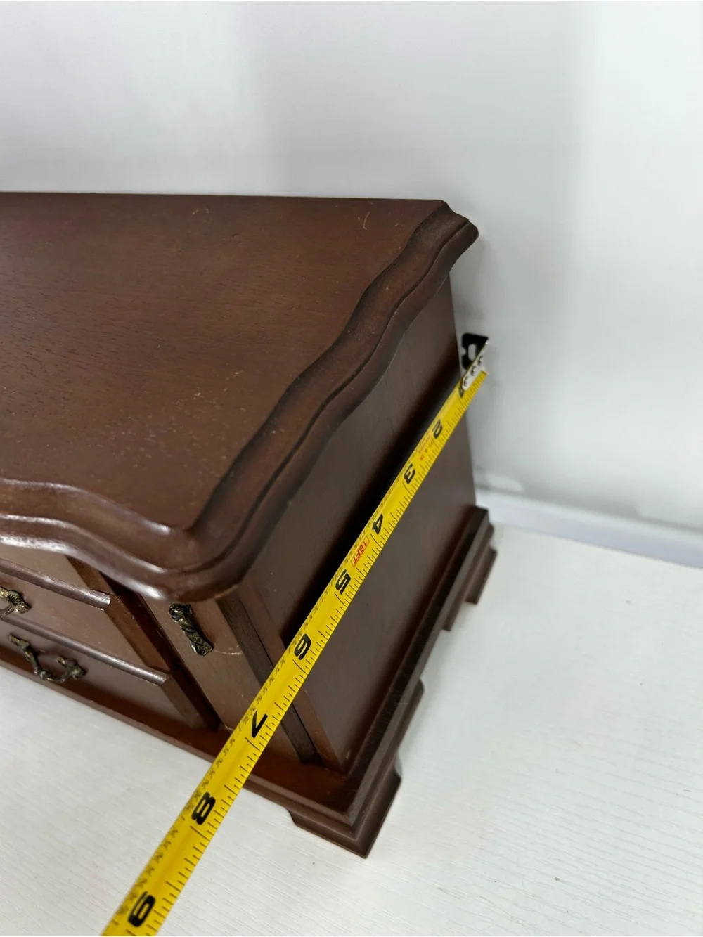 The Unbranded Brand elegant wooden